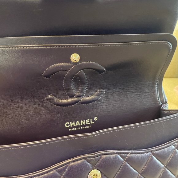 Authentic CHANEL Lambskin Medium Classic Flap - Picture 6 of 12